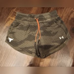Under Armour Shorts!!